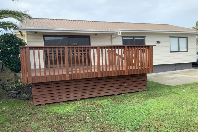 Photo of property in 49 Norcross Avenue, Henderson, Auckland, 0612