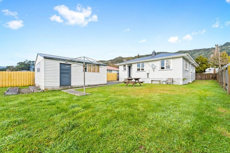 Photo of property in 28 Karaka Street, Wainuiomata, Lower Hutt, 5014