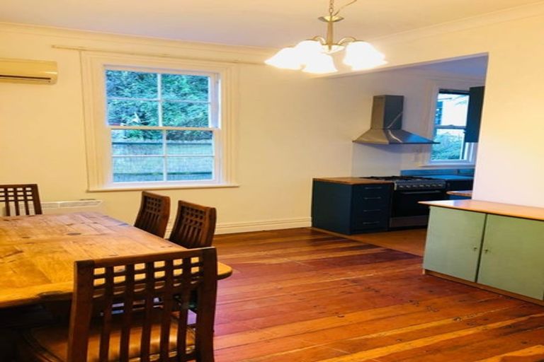 Photo of property in 55 Garden Road, Northland, Wellington, 6012