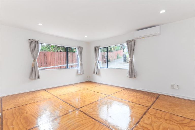 Photo of property in 111a Rosier Road, Glen Eden, Auckland, 0602