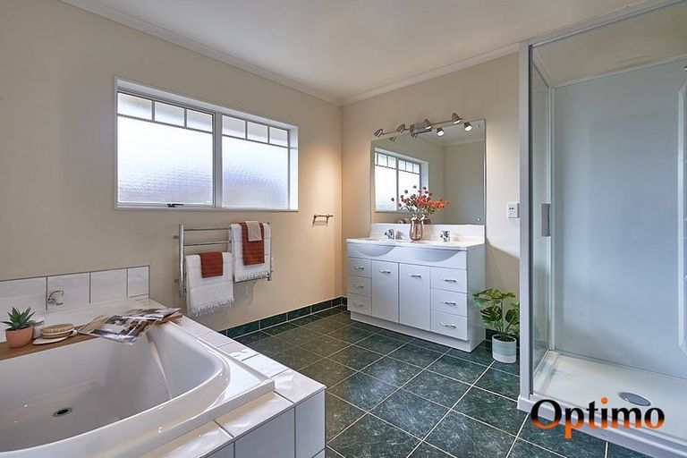 Photo of property in 21 Rothesay Place, Highbury, Palmerston North, 4412