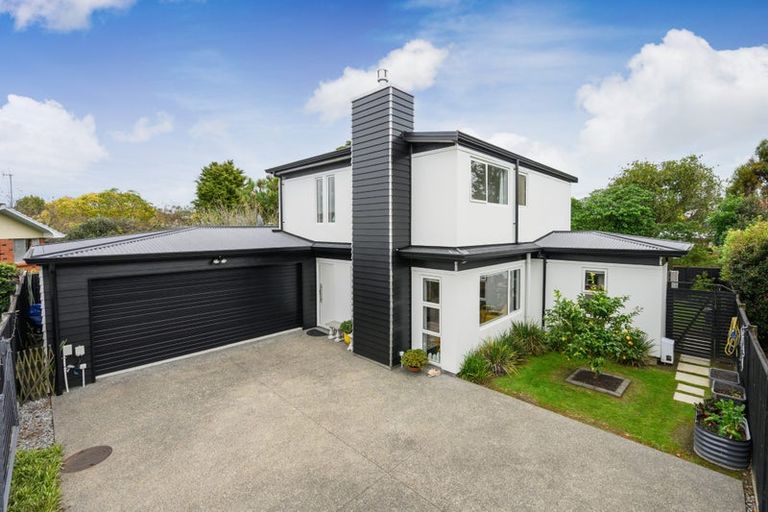Photo of property in 5a Athlone Place, Hokowhitu, Palmerston North, 4410