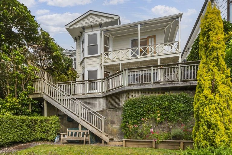 Photo of property in 35 Karepa Street, Brooklyn, Wellington, 6021