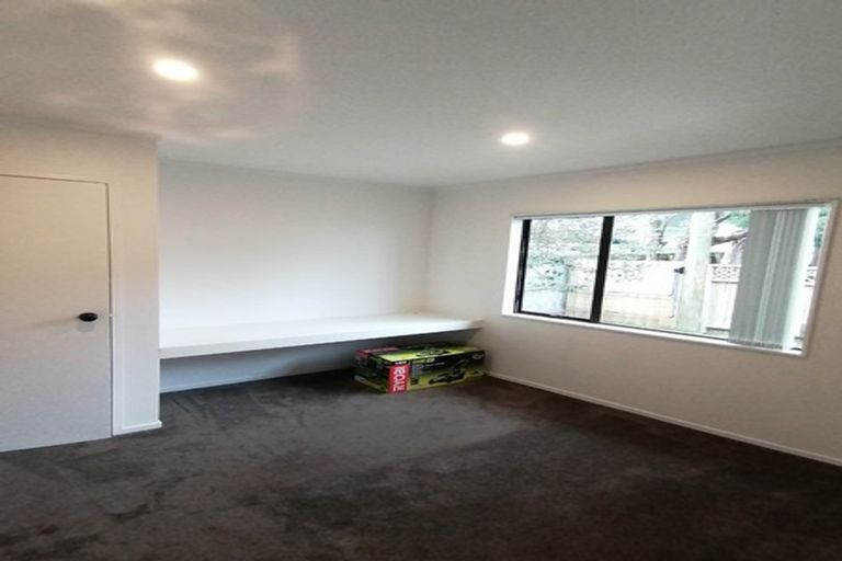 Photo of property in 1/111 Lincoln Park Avenue, Massey, Auckland, 0614