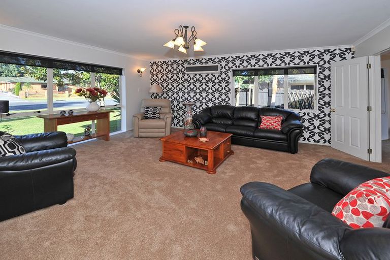 Photo of property in 15 Longford Park Drive, Takanini, 2112