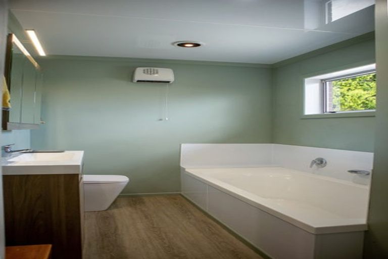 Photo of property in 24 Pembroke Road, Stratford, 4332