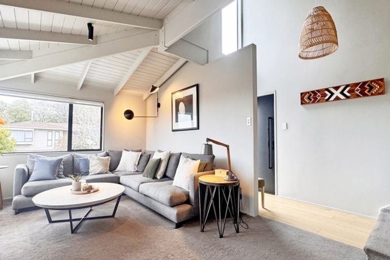 Photo of property in 15 Harper Street, Chatswood, Auckland, 0626