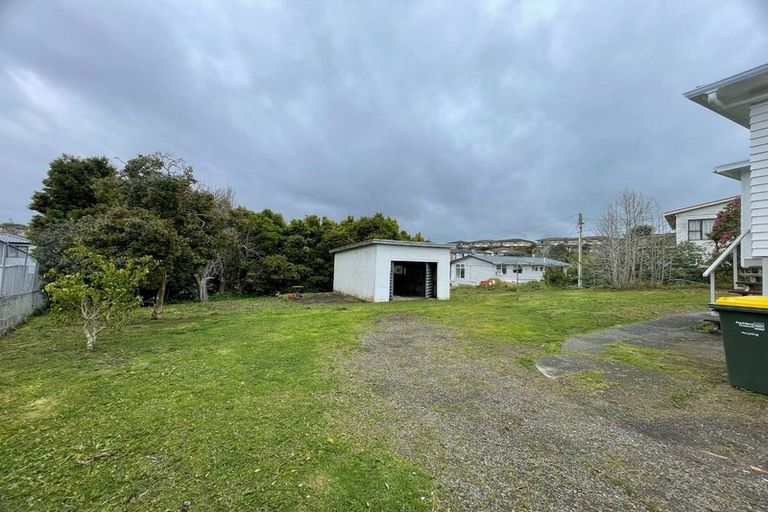 Photo of property in 23 Colwill Road, Massey, Auckland, 0614