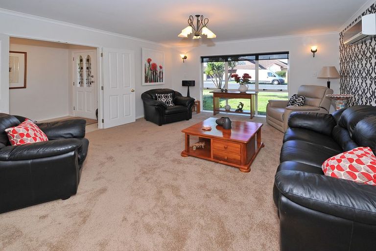 Photo of property in 15 Longford Park Drive, Takanini, 2112