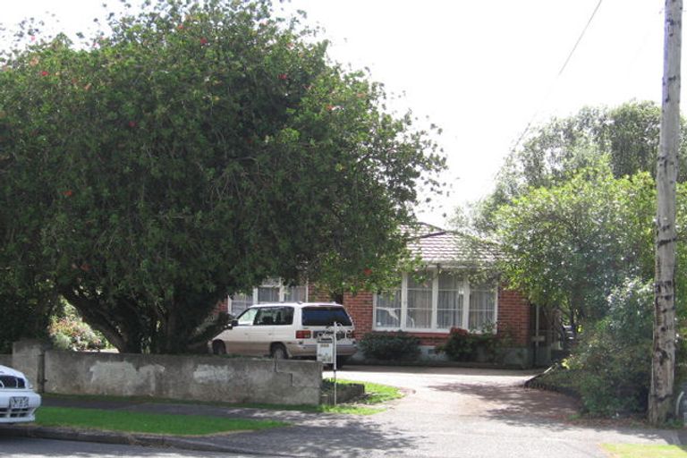 Photo of property in 103 Taikata Road, Te Atatu Peninsula, Auckland, 0610