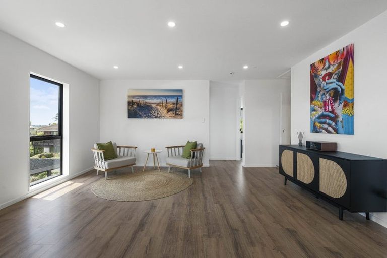 Photo of property in 16 James Laurie Street, Henderson, Auckland, 0612