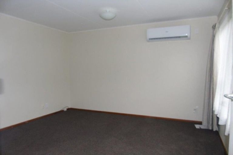 Photo of property in Shakespeare Flats, 8/48 Merton Street, Trentham, Upper Hutt, 5018