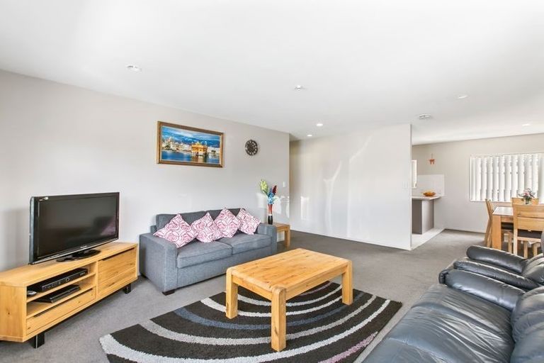Photo of property in 24 Maadi Place, Papakura, 2110