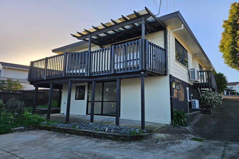 Photo of property in 13 Gosford Drive, Botany Downs, Auckland, 2010