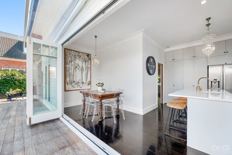 Photo of property in 16 Hinau Street, Woburn, Lower Hutt, 5010