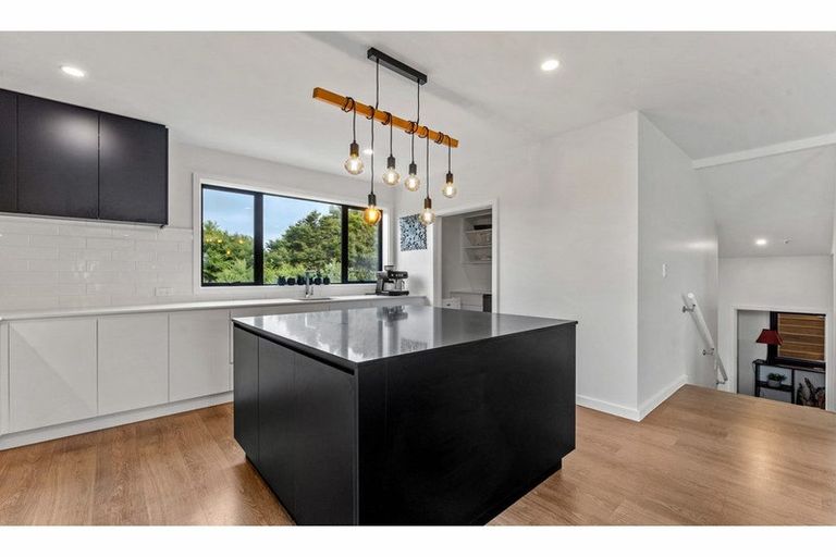 Photo of property in 5 Libertia Lane, Orewa, 0931