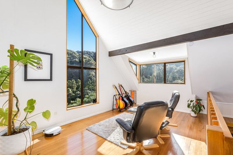 Photo of property in 126a Cheviot Road, Lowry Bay, Lower Hutt, 5013