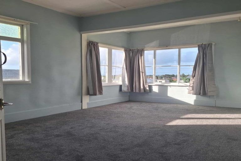 Photo of property in 60 Cornfoot Street, Castlecliff, Whanganui, 4501