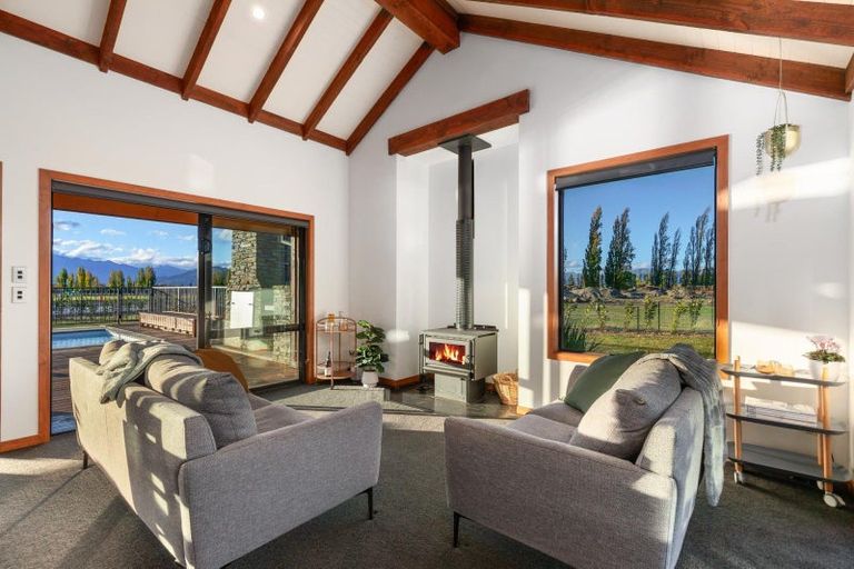 Photo of property in 32 Sarahs Hill, Hahei, Whitianga, 3591