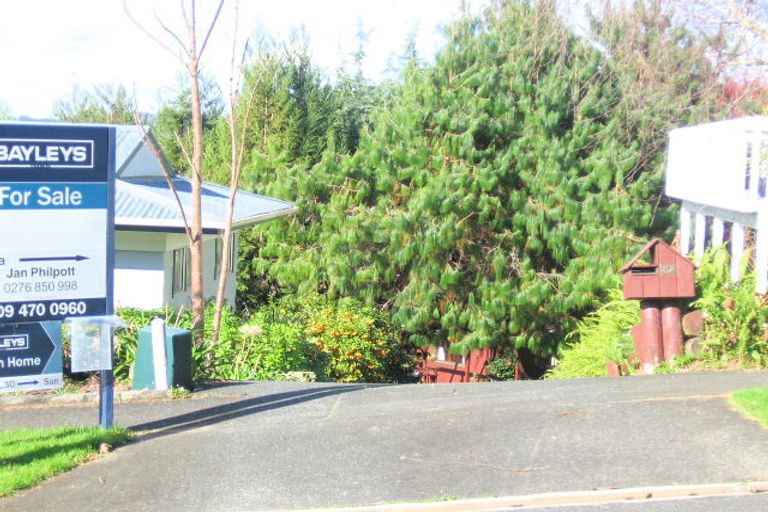 Photo of property in 8a Rugby Place, Te Kamo, Whangarei, 0112