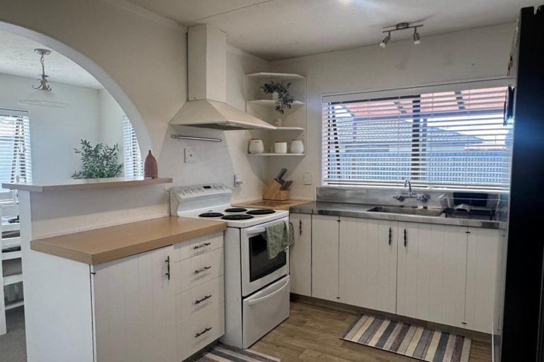 Photo of property in 16 Palmer Place, Parkvale, Hastings, 4122