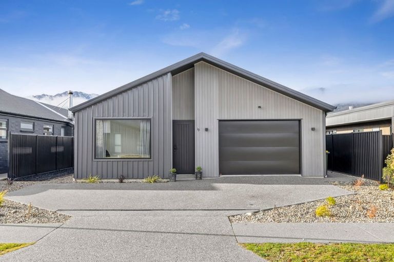 Photo of property in 19 Dunn Street, Lake Hawea, 9382