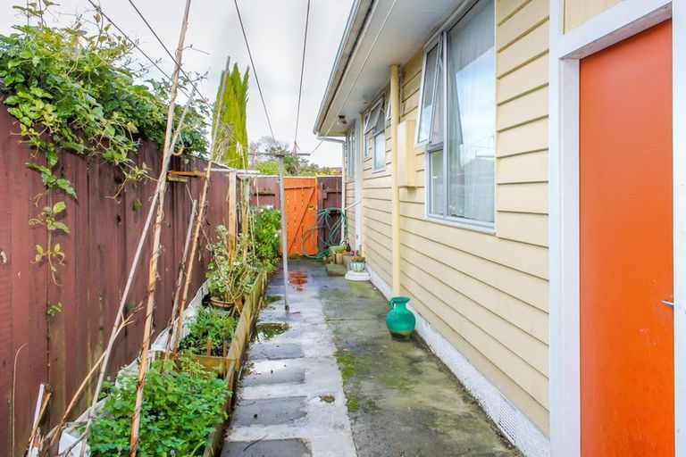 Photo of property in 27a Matai Street, Waikanae, 5036
