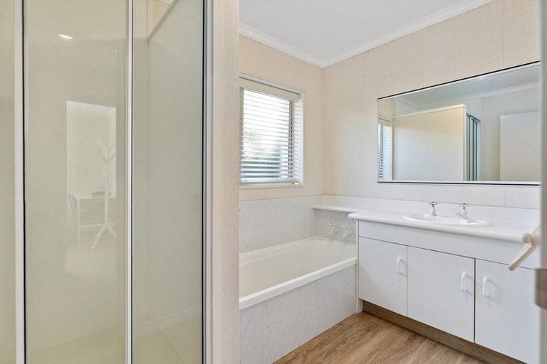 Photo of property in 10 Russley Drive, Mount Maunganui, 3116