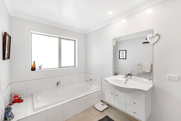 Photo of property in 18 Torrey Pines, Waimairi Beach, Christchurch, 8083