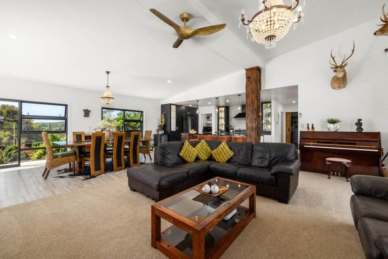 Photo of property in 65 Jamesons Esplanade, Haruru, 0204