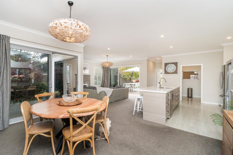 Photo of property in 5 Heritage Place, Terrace End, Palmerston North, 4410