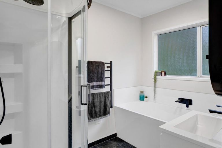 Photo of property in 19 Tainui Terrace, Inglewood, 4330