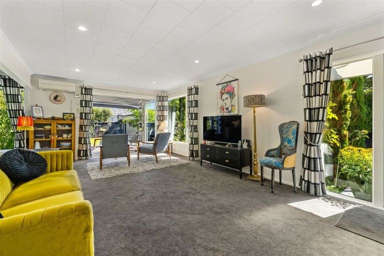 Photo of property in 63 Grahams Road, Burnside, Christchurch, 8041