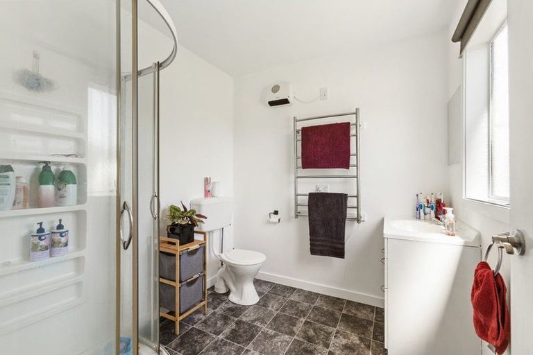 Photo of property in 63 Wakefield Street, Westport, 7825