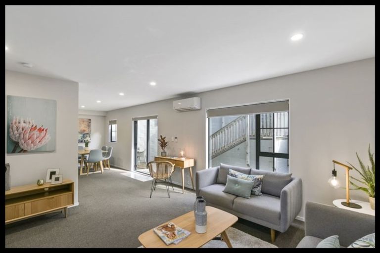 Photo of property in 25u2 Hollies Crescent, Johnsonville, Wellington, 6037