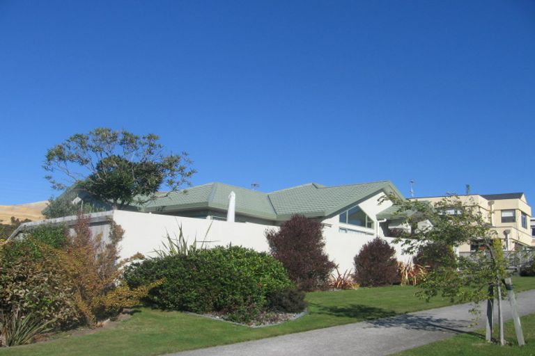 Photo of property in 49 Navigation Drive, Whitby, Porirua, 5024