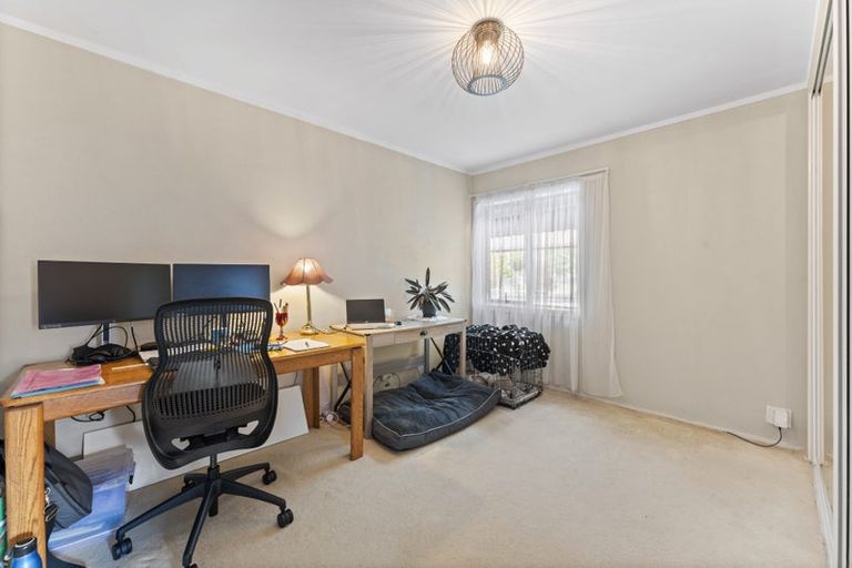 Photo of property in 5 Stapleford Crescent, Browns Bay, Auckland, 0630