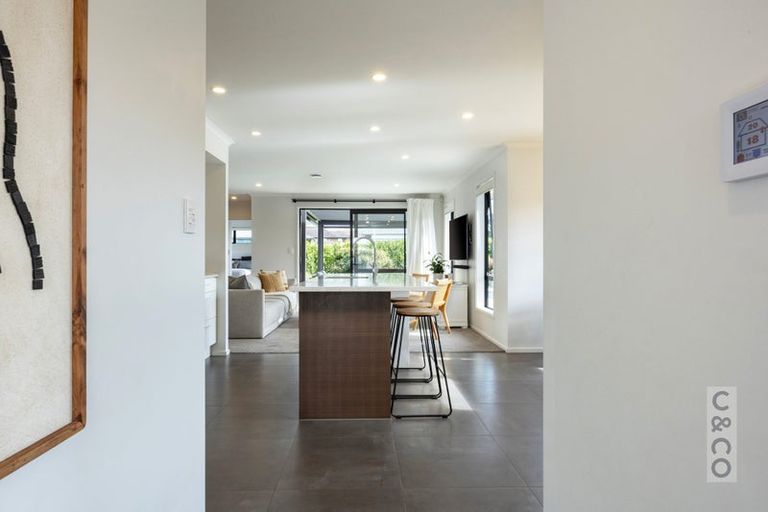 Photo of property in 19 Pohutukawa Parade, Riverhead, 0820