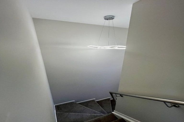 Photo of property in 14d Serjeant Street, Henderson, Auckland, 0612