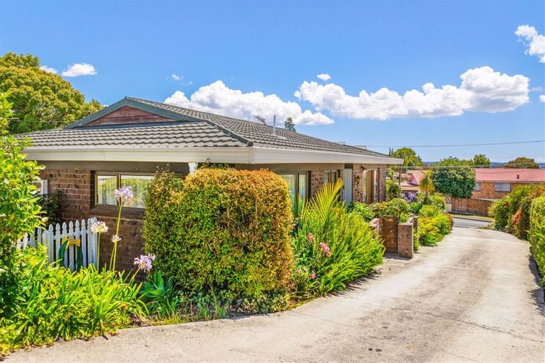Photo of property in 101 Colwill Road, Massey, Auckland, 0614