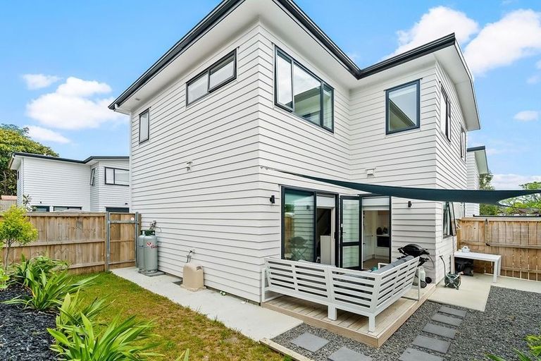 Photo of property in 66c Donovan Avenue, Massey, Auckland, 0614