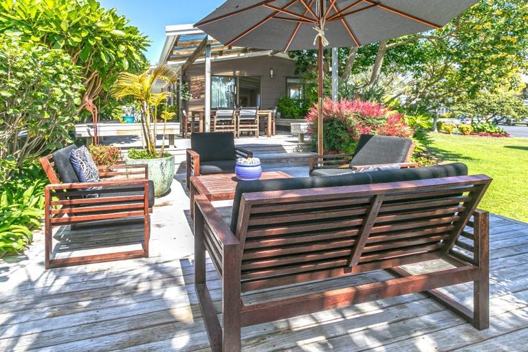 Photo of property in 225 Moana Anu Anu Avenue, Whangamata, 3620