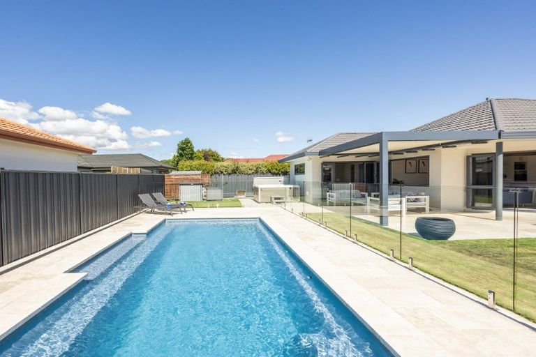 Photo of property in 9 Forbury Way, Taradale, Napier, 4112
