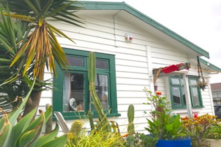 Photo of property in 1/52 Kenderdine Road, Papatoetoe, Auckland, 2025