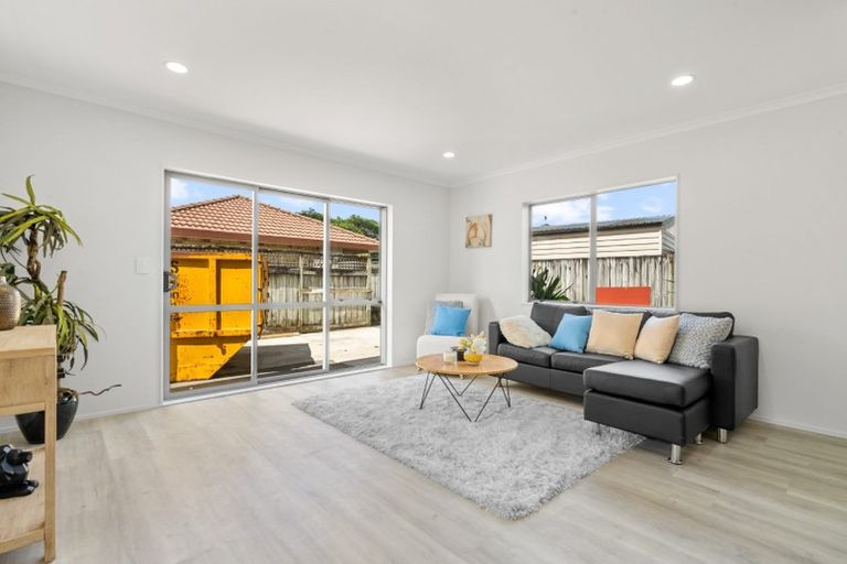 Photo of property in 8 Pono Place, Waiuku, 2123