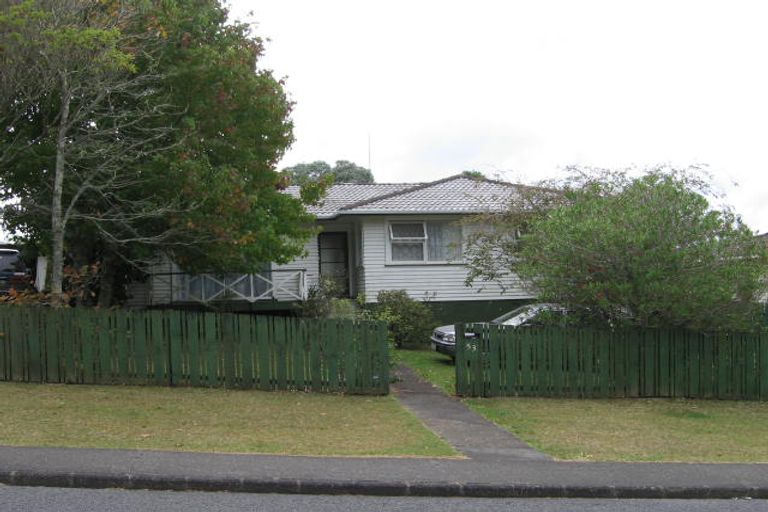 Photo of property in 53 Castleford Street, Green Bay, Auckland, 0604