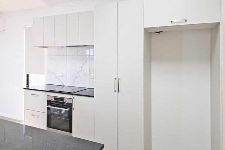 Photo of property in 7 George Yee Place, Taradale, 4112