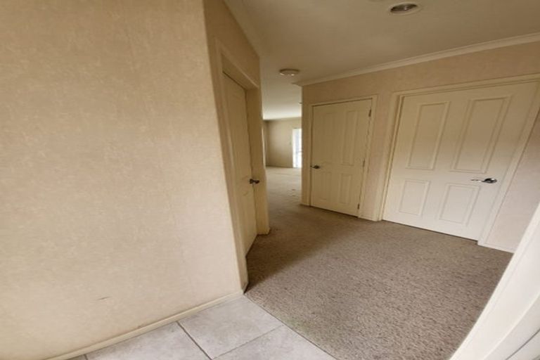 Photo of property in 19 Ballymore Drive, Pinehill, Auckland, 0632