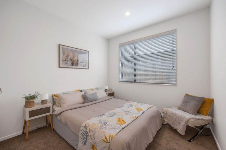 Photo of property in 4c Halberg Street, Glenfield, Auckland, 0629