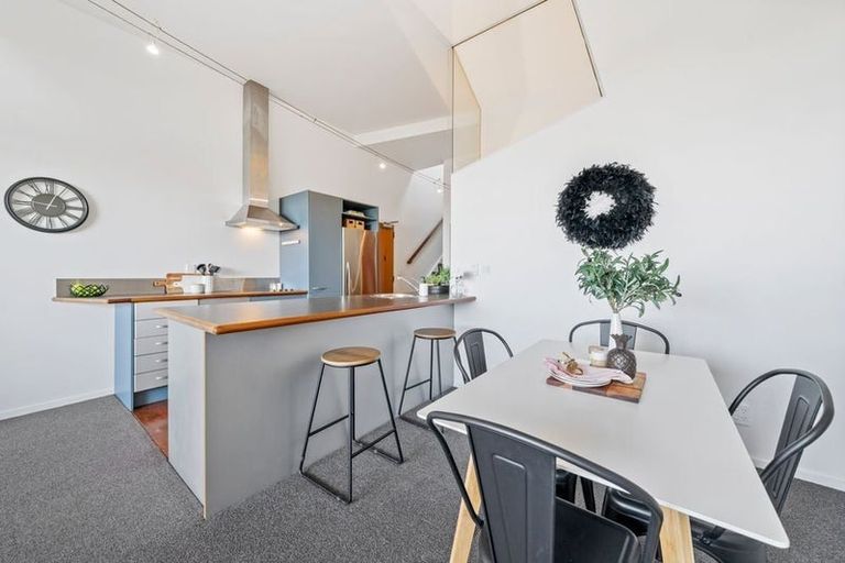 Photo of property in Metro Apartments, 12/220u Thorndon Quay, Pipitea, Wellington, 6011